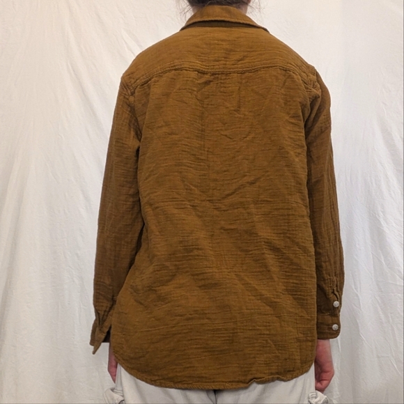 Button Up - Picture 2 of 5